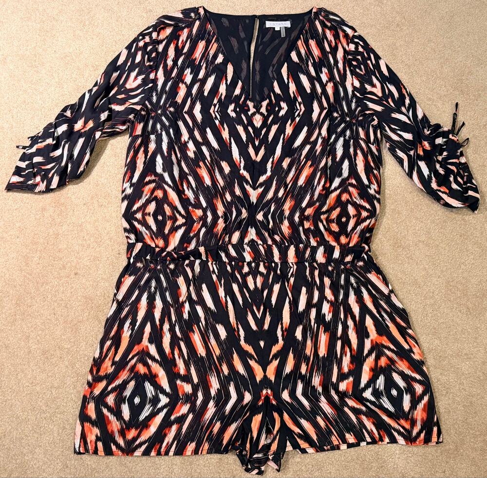 1.STATE Women's Black Coral Geo Ikat Print Long Sleeve Romper Size L NWT